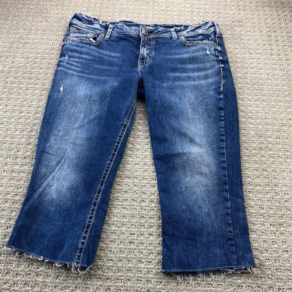 Silver Jeans Women's Cut-off Pants ELYSE Size 34 Slim Blue Denim Jeans Distress